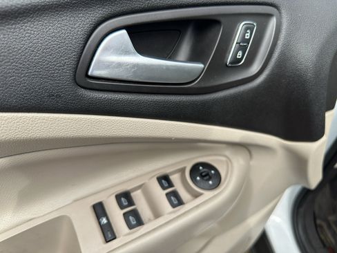 Used 2014 Ford Escape SE FWD image 19