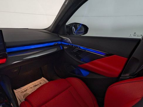 Used 2025 BMW M5 w/ Executive Package image 23