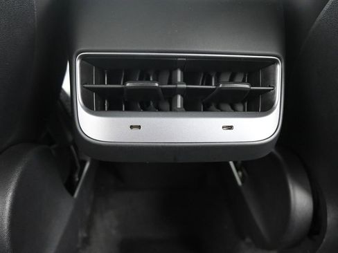 Used 2021 Tesla Model Y Long Range AWD/4WD image 13