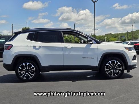 Used 2022 Jeep Compass Limited AWD/4WD image 2