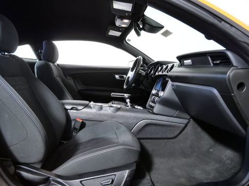 Certified 2021 Ford Mustang Coupe RWD image 11