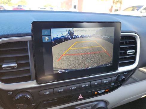 Used 2025 Hyundai Venue SEL FWD image 18