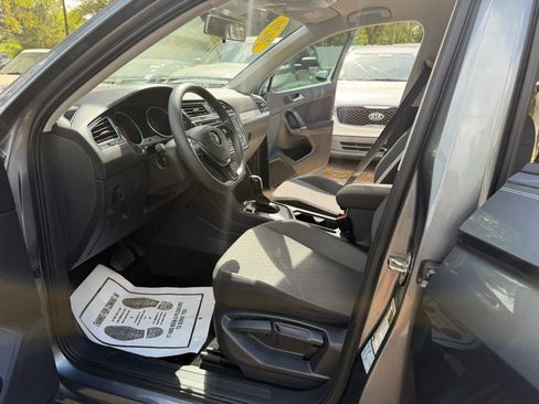 Used 2020 Volkswagen Tiguan S image 16