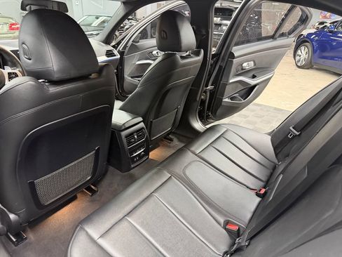 Used 2020 BMW 330i Sedan w/ M Sport Package RWD image 40