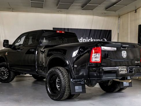 Used 2024 RAM 3500 Tradesman w/ Chrome Appearance Group image 11