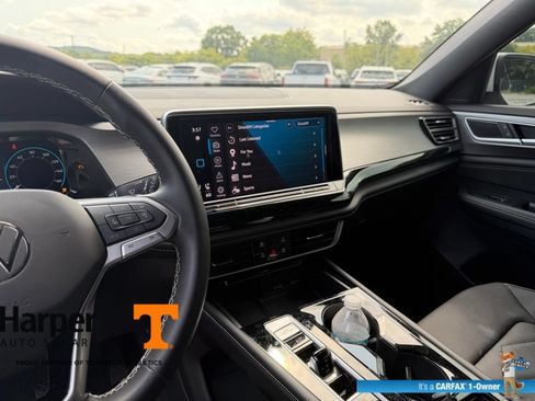 Used 2024 Volkswagen Atlas Cross Sport SE w/ Black Wheel Package FWD image 15