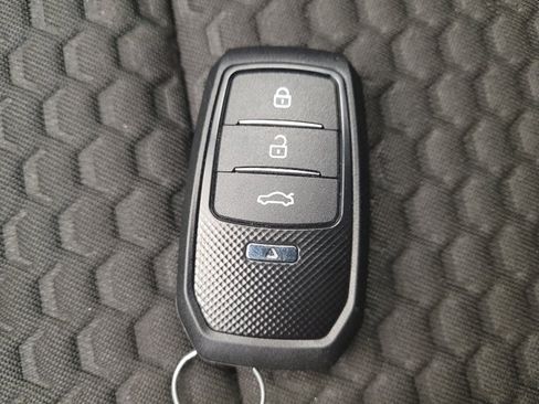 Used 2019 GMC Acadia SLE FWD image 32