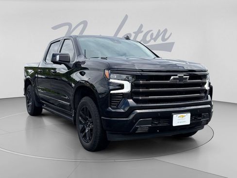 Used 2024 Chevrolet Silverado 1500 High Country w/ Midnight Edition AWD/4WD image 3