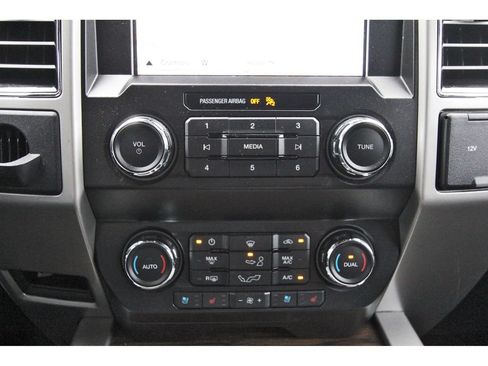 Used 2019 Ford F150 Lariat RWD image 25