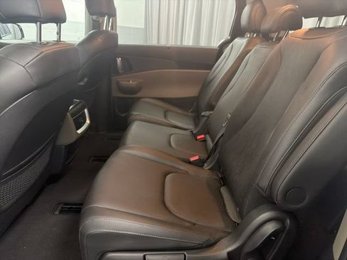 Used 2026 Kia Carnival EX FWD image 23