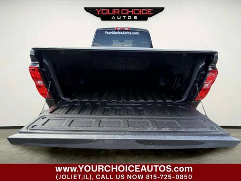 Used 2017 Chevrolet Silverado 1500 LT w/ Midnight Edition image 7