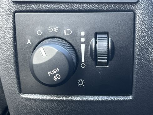 Used 2010 Dodge Challenger R/T image 10