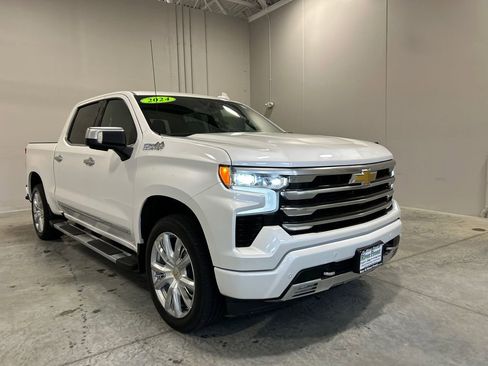 Used 2024 Chevrolet Silverado 1500 High Country w/ High Country Premium Package AWD/4WD image 4