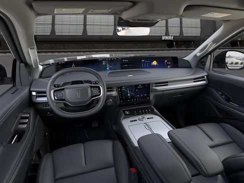 New 2026 Lincoln Navigator Reserve AWD/4WD image 9