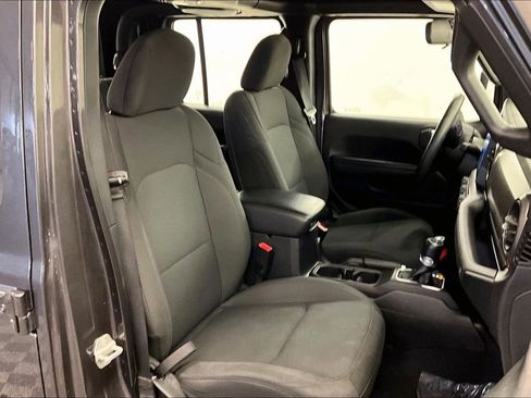 Used 2020 Jeep Gladiator Sport w/ Trailer Tow Package image 6
