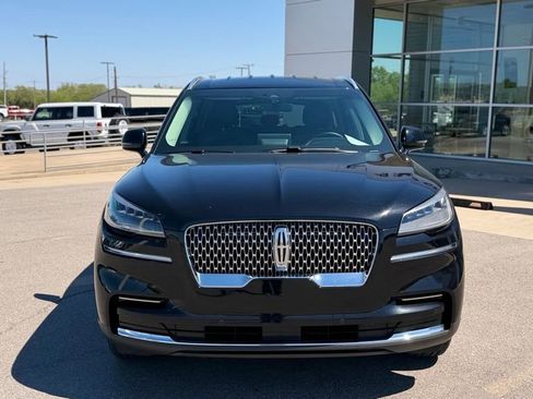Used 2023 Lincoln Aviator AWD image 4