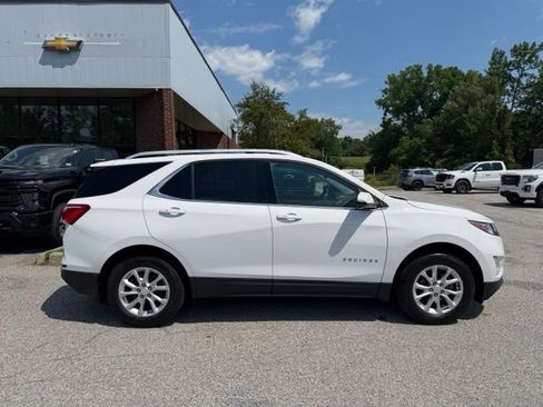 Used 2018 Chevrolet Equinox LT w/ LPO, Cargo Package AWD/4WD image 2