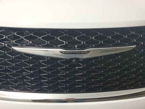 New 2026 Chrysler Pacifica Select FWD image 10