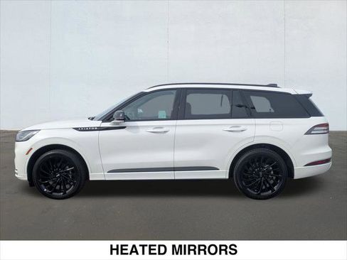 Used 2025 Lincoln Aviator Reserve w/ Equipment Group 201A image 2