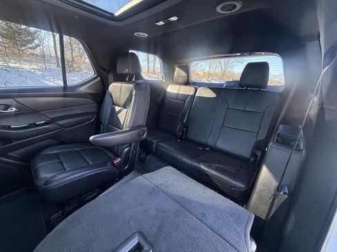 Used 2023 Chevrolet Traverse RS image 11
