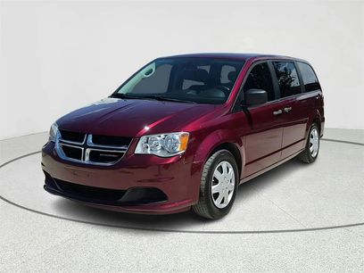 Used 2019 Dodge Grand Caravan SE w/ UConnect Hands-Free Group