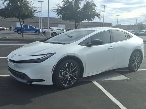 Certified 2023 Toyota Prius XLE image 8