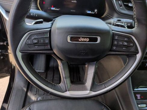 Used 2022 Jeep Grand Cherokee L Limited AWD/4WD image 29