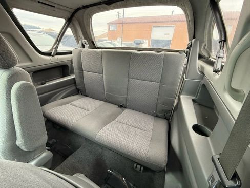 Used 2003 Chevrolet Tracker 4WD Convertible image 11