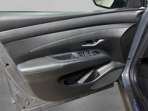 Certified 2025 Hyundai Tucson SE image 23