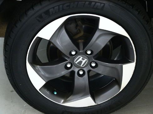 Used 2018 Honda HR-V EX image 12