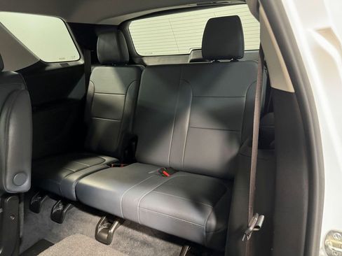 Used 2021 Chevrolet Traverse Premier image 49