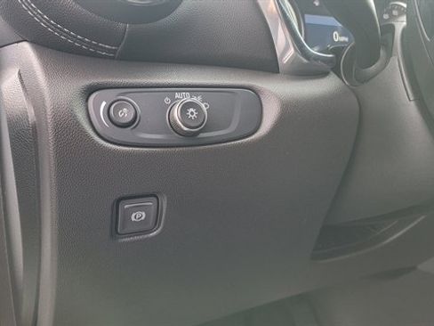 Used 2025 Chevrolet Blazer LT image 22