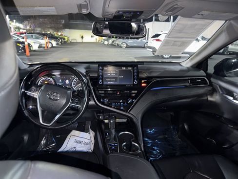 Used 2021 Toyota Camry XLE image 19