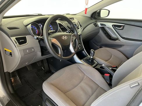 Used 2015 Hyundai Elantra SE FWD image 19