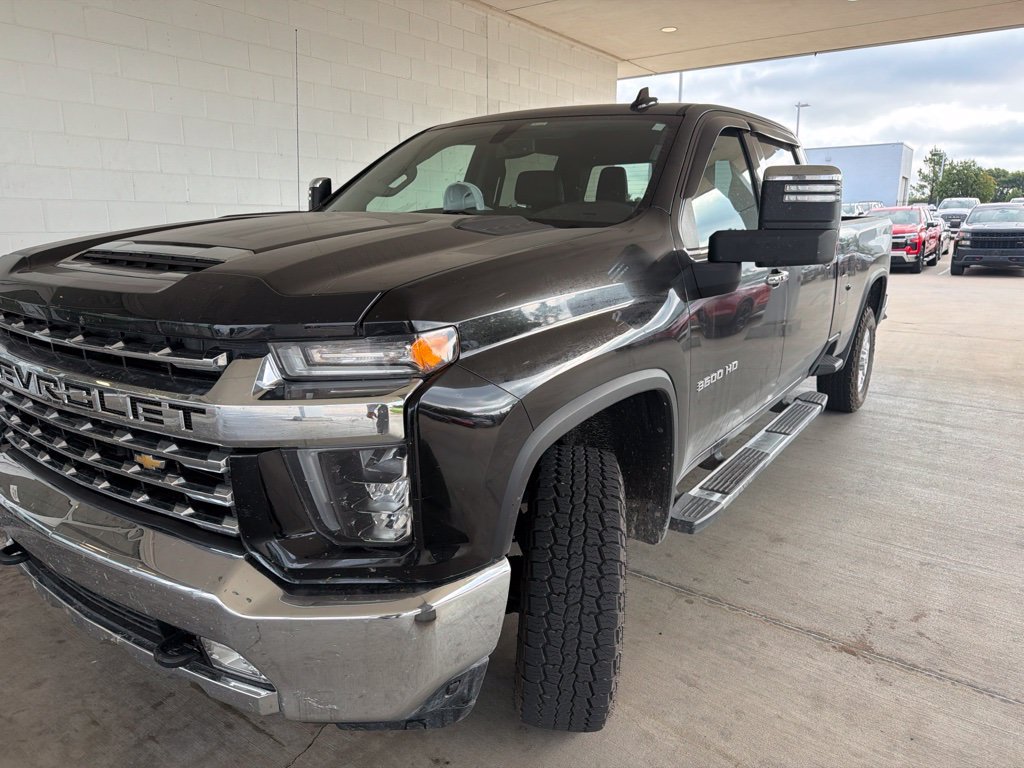 Used 2022 Chevrolet Silverado 3500 LTZ w/ LTZ Convenience Package AWD/4WD image 3
