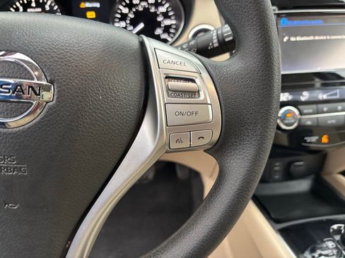 Used 2016 Nissan Rogue SV w/ SV Premium Package image 19