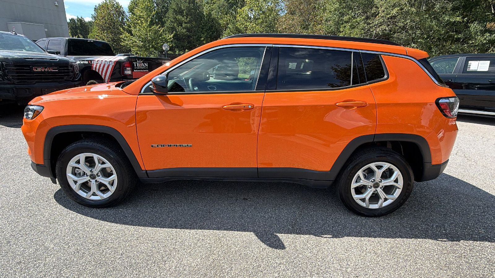 Used 2026 Jeep Compass Latitude AWD/4WD image 11