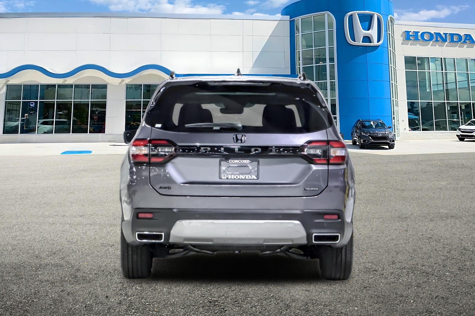 New 2026 Honda Pilot Touring image 9