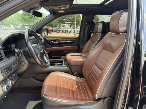 Used 2023 GMC Yukon XL Denali Ultimate AWD/4WD image 27
