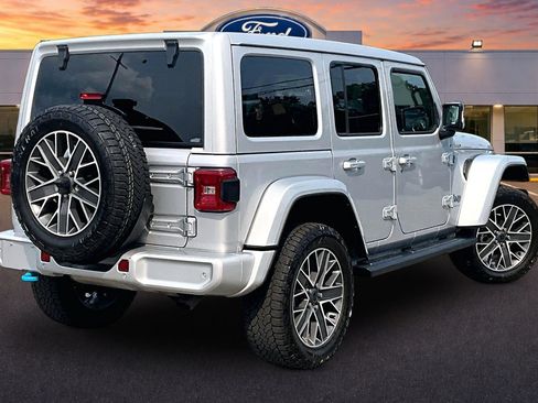 Used 2024 Jeep Wrangler High Altitude AWD/4WD image 13