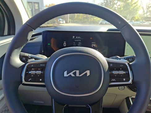 New 2026 Kia Carnival EX FWD image 18