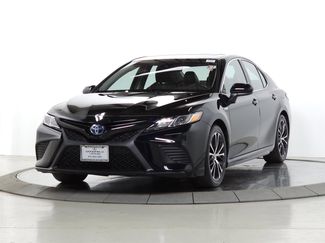 Used 2020 Toyota Camry SE FWD video 3