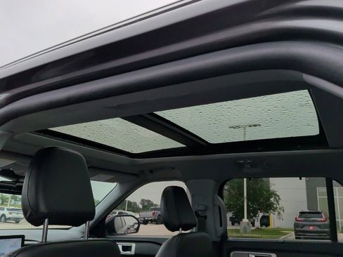 Used 2022 Ford Explorer Limited w/ Equipment Group 301A RWD image 24