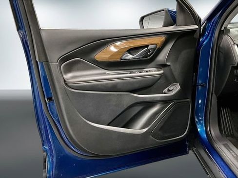 Used 2020 GMC Terrain SLE w/ Driver Convenience Package FWD image 18