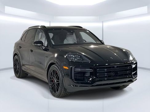 New 2026 Porsche Cayenne Turbo AWD/4WD image 9