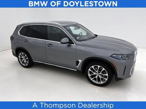 Certified 2026 BMW X5 xDrive40i w/ Premium Package AWD/4WD image 1