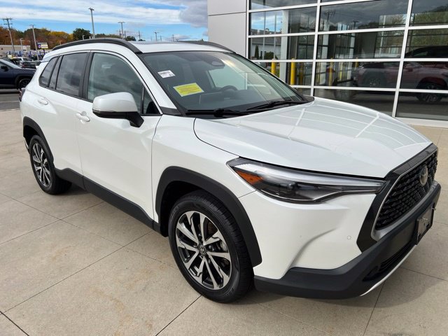 Used 2023 Toyota Corolla Cross XLE w/ Convenience Package AWD/4WD image 1
