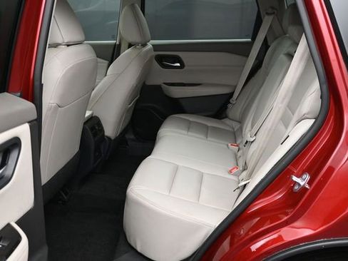 Used 2023 Nissan Rogue SL AWD/4WD image 9
