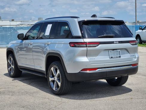 Used 2023 Jeep Grand Cherokee Limited AWD/4WD image 7
