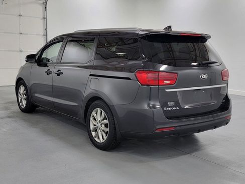 Used 2021 Kia Sedona EX image 4